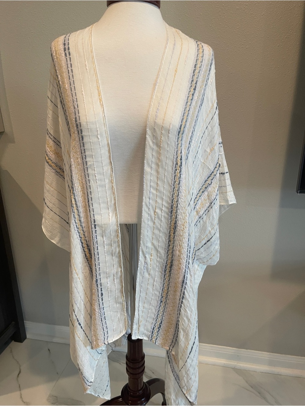 Sonoma Lightweight Cream Striped Kimono Duster
Size OS